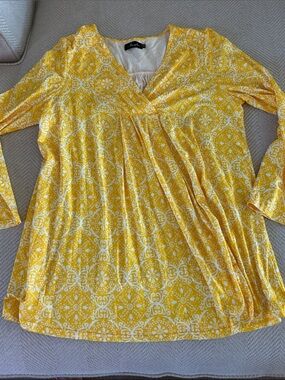 Angie Yellow Medallion V-Neck Long Sleeve Tunic